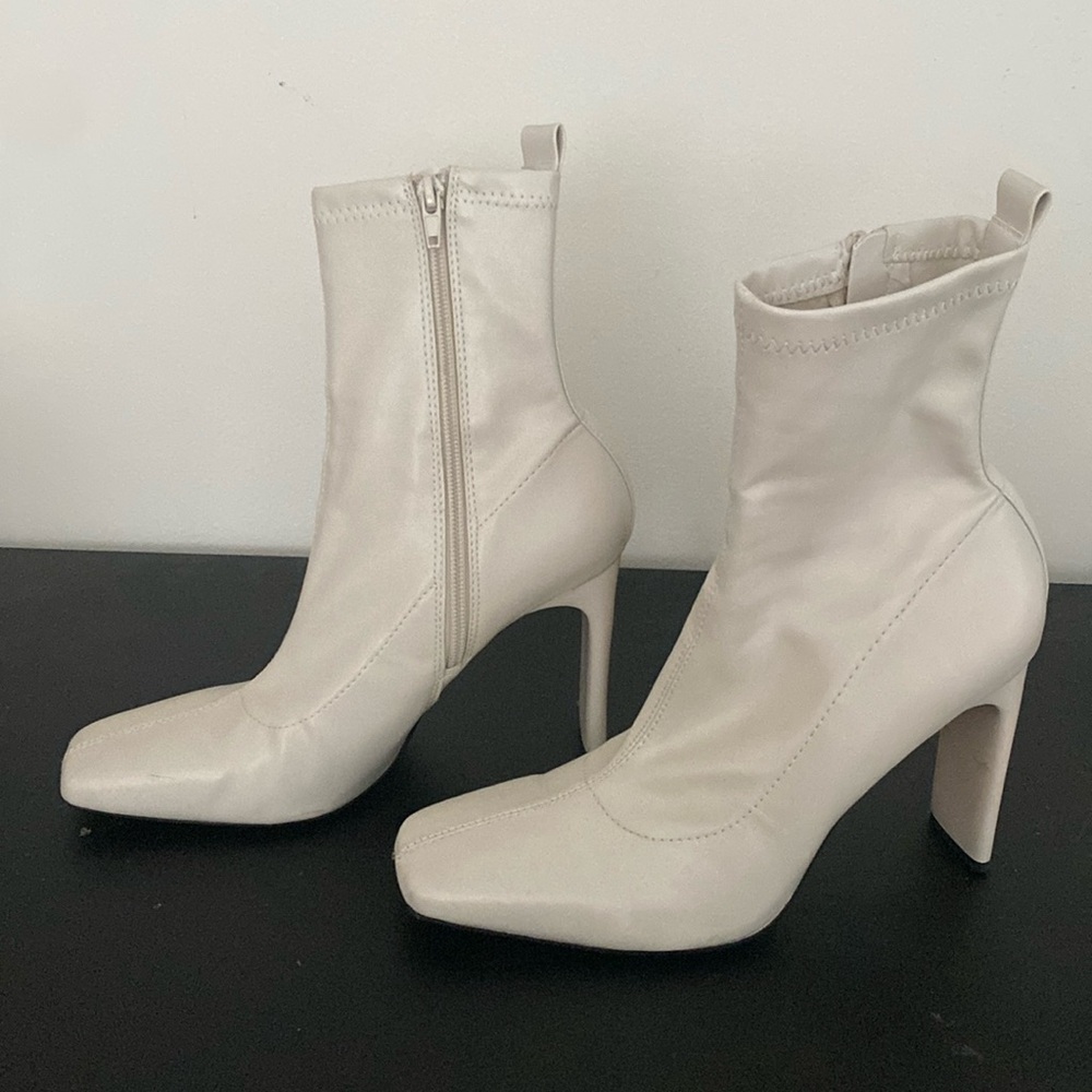 Zara white leather booties